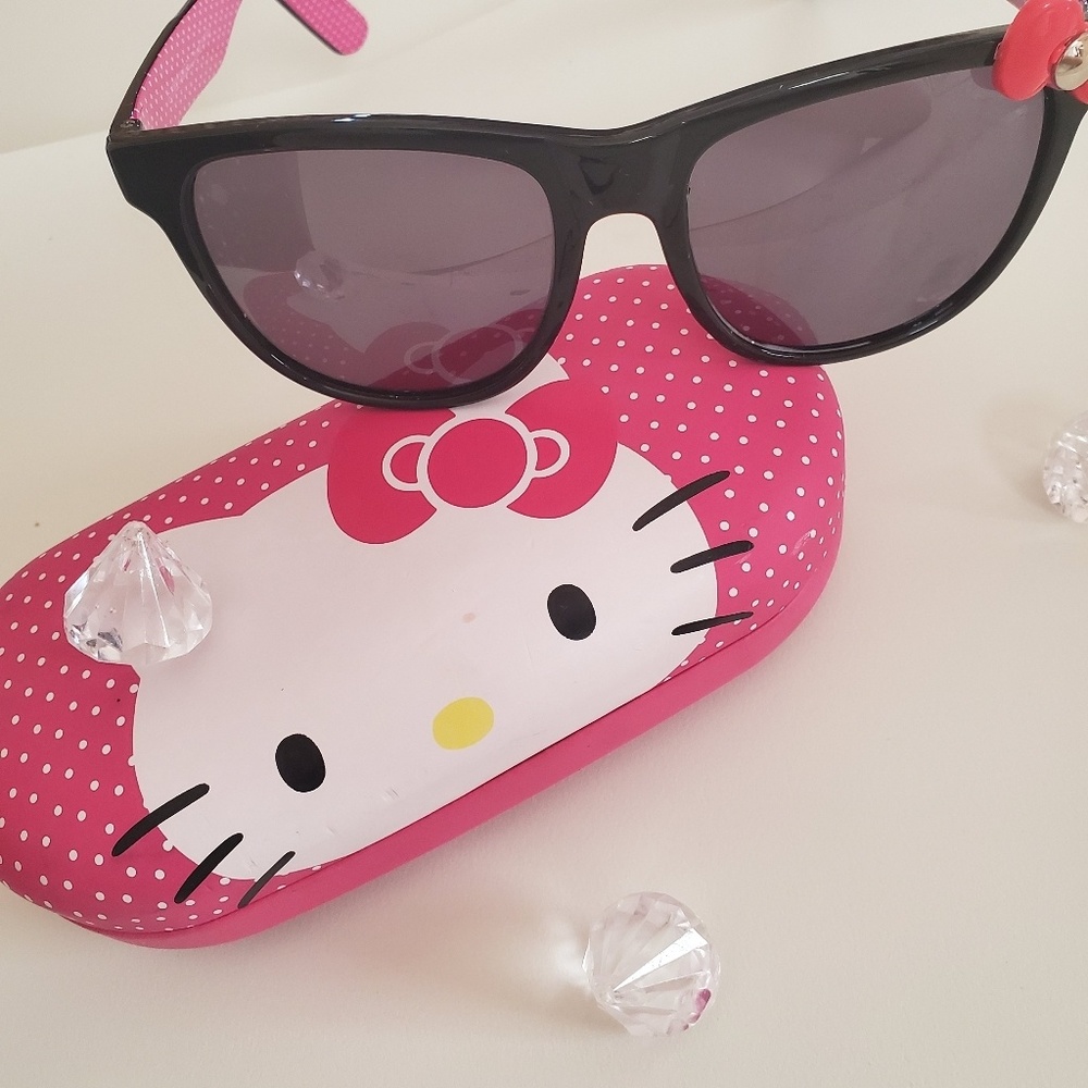 Hello Kitty Glasses and Case